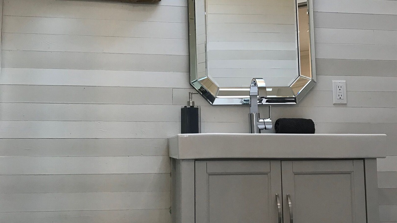 Photo of Bathroom in Lansdowne
