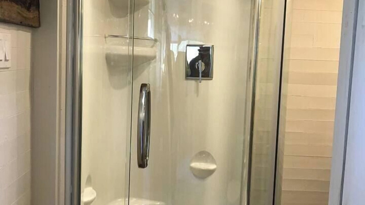 Photo of Bathroom in Lansdowne