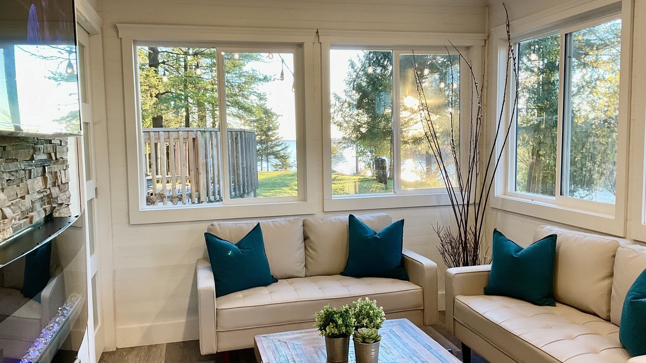 Photo of Livingroom in Lansdowne
