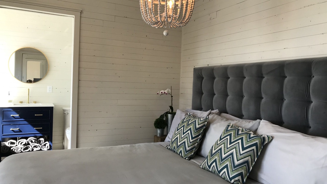 Photo of Bedroom in Lansdowne