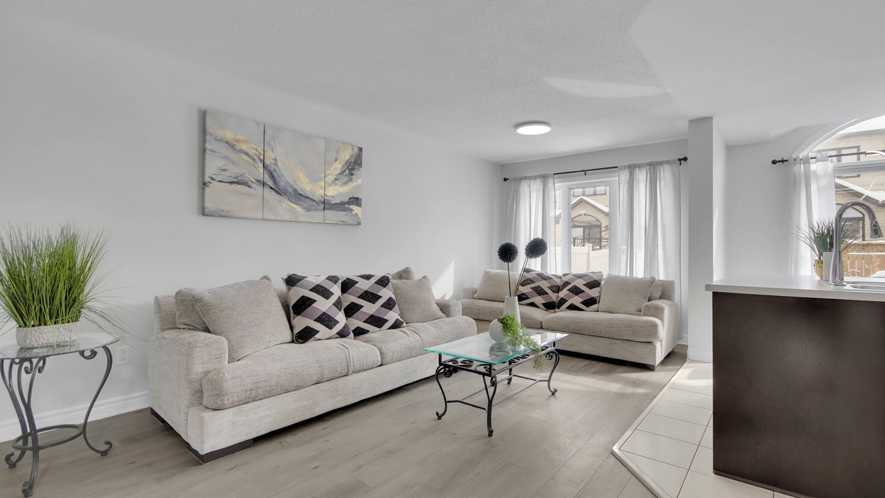Photo of Livingroom in Ottawa Division