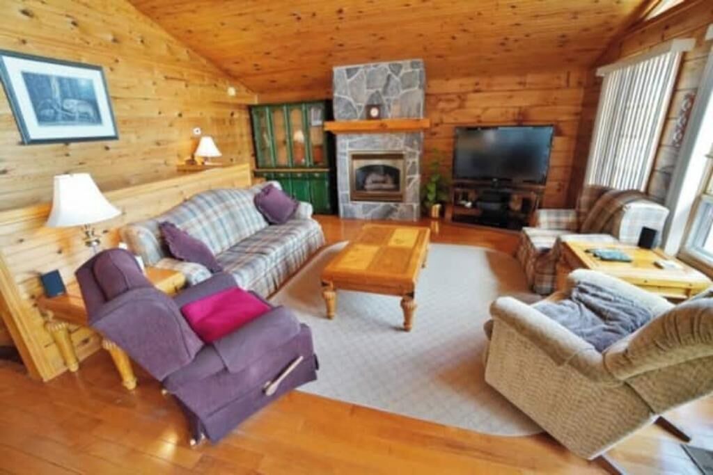 Photo of Livingroom in Hastings Highlands