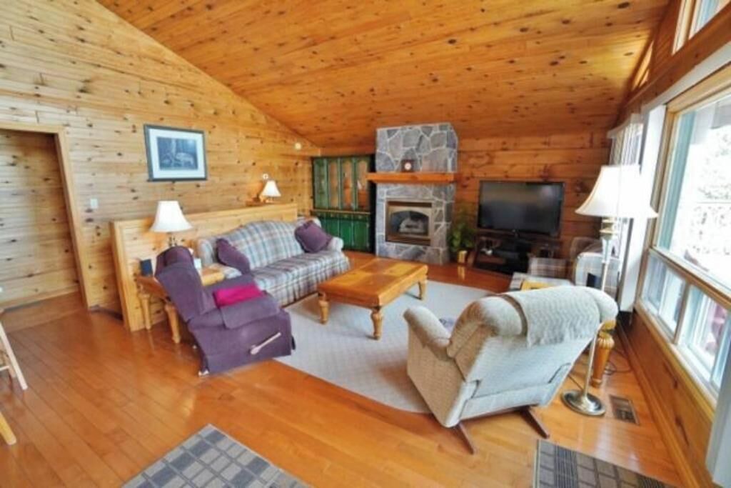 Photo of Livingroom in Hastings Highlands