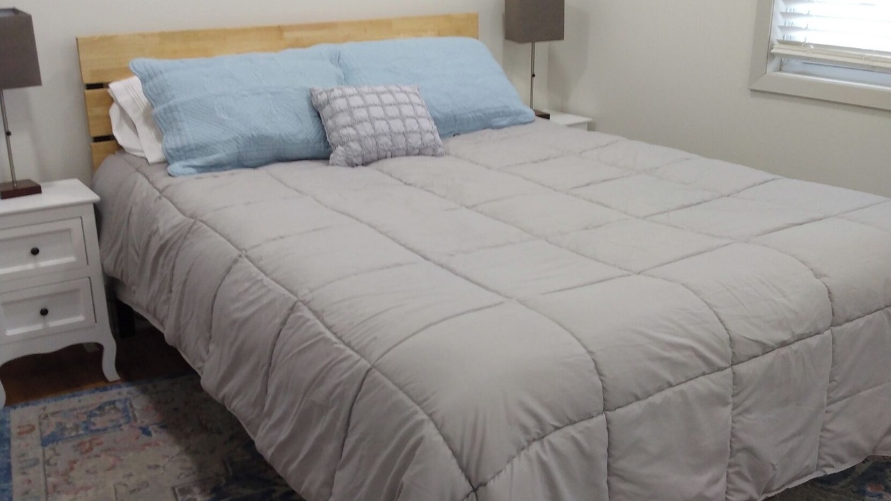 Photo of Bedroom in Pipestone Historic District