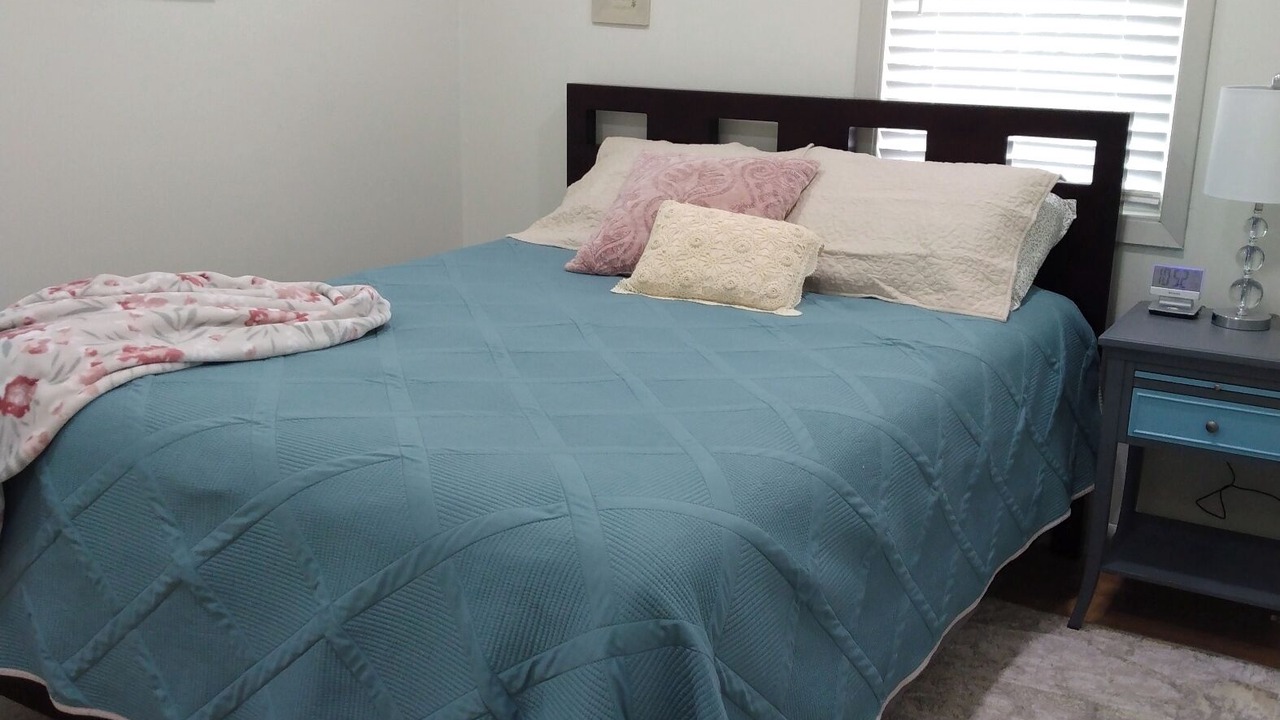 Photo of Bedroom in Pipestone Historic District