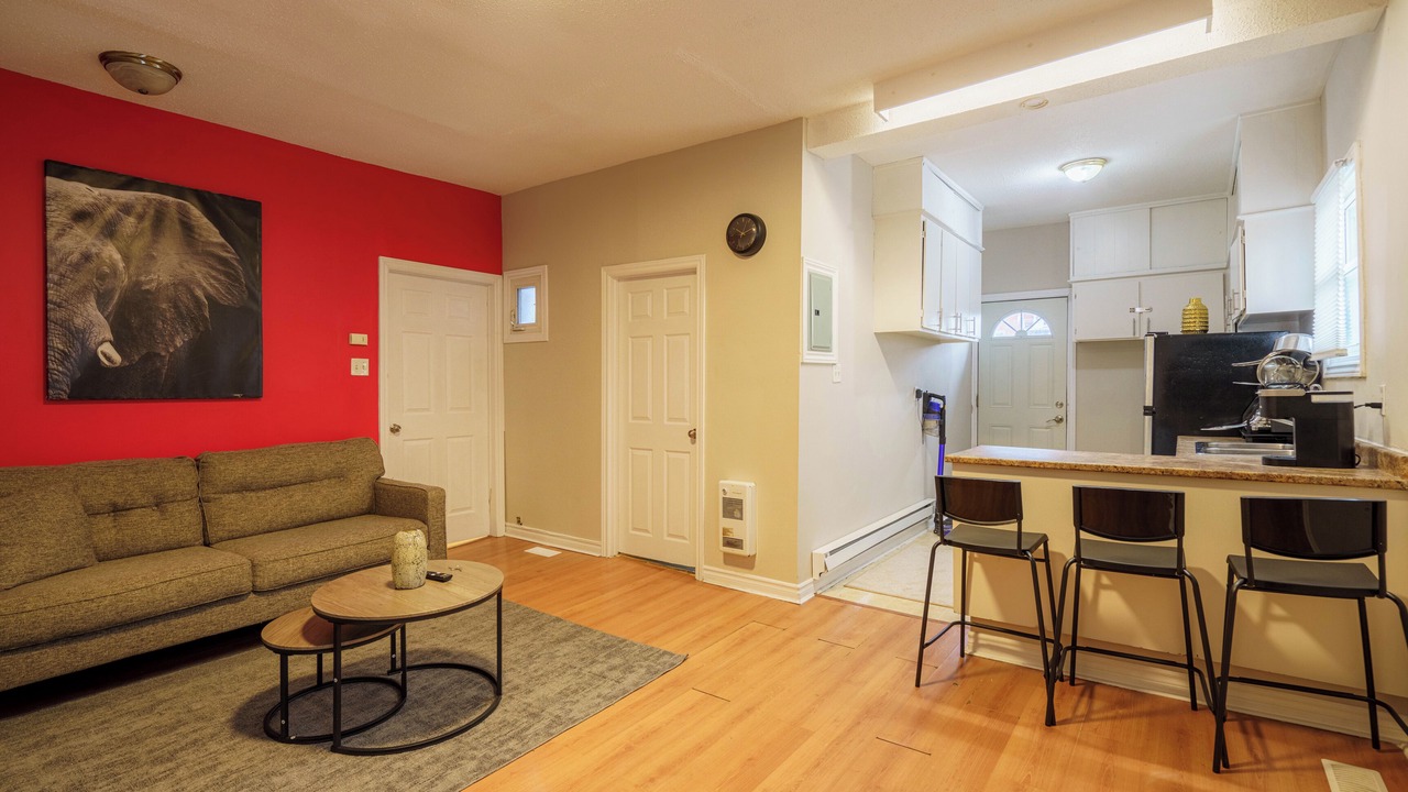 Photo of Livingroom in ByWard Market