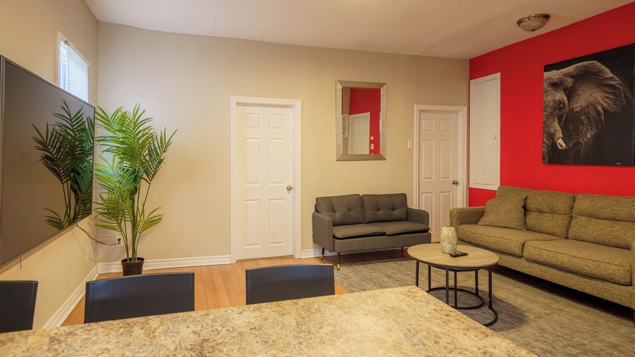 Photo of Livingroom in ByWard Market