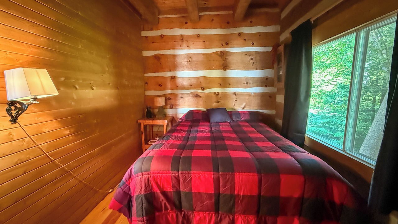 Photo of Bedroom in Manitoulin District