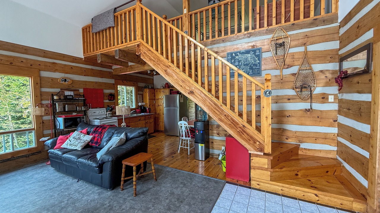 Photo of Livingroom in Manitoulin District