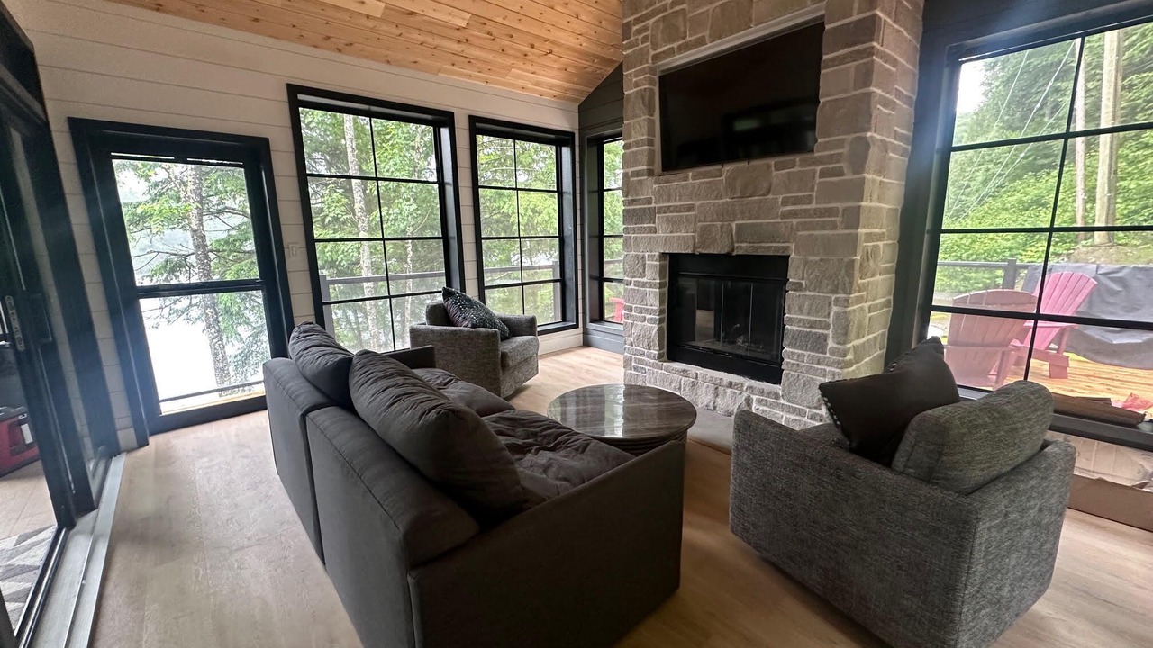 Photo of Livingroom in Irondale