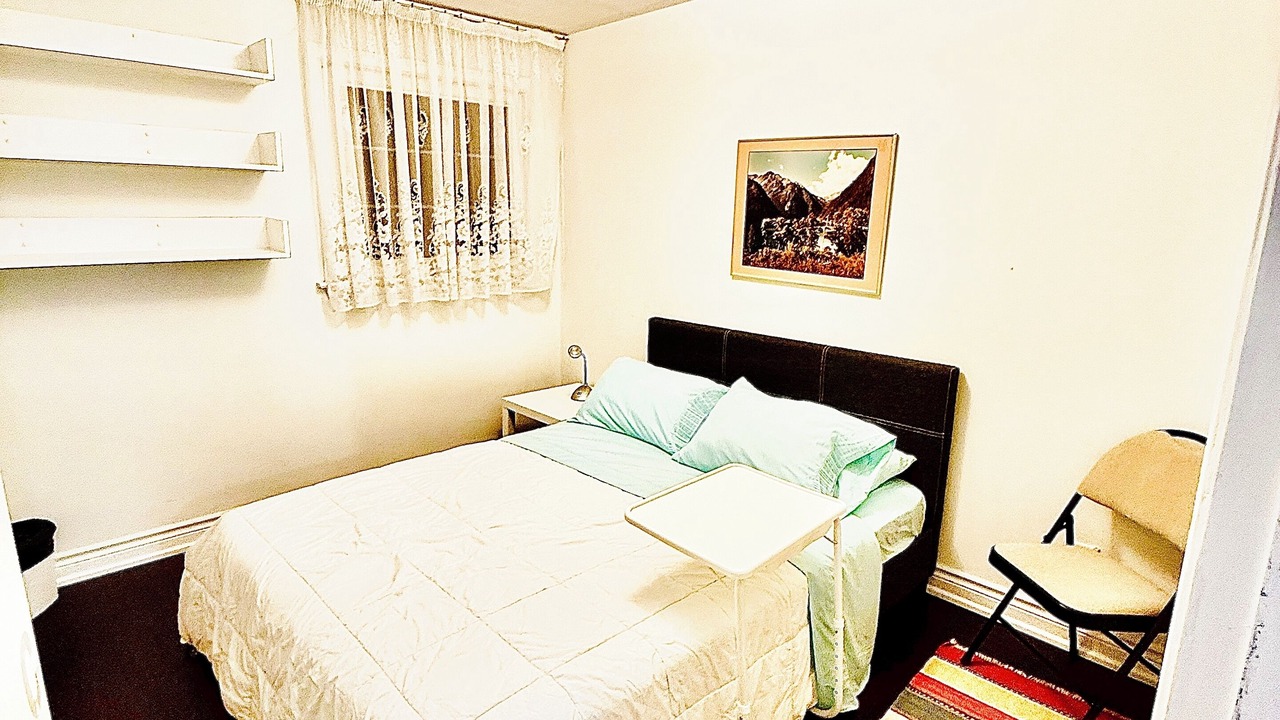 Photo of Bedroom in Newtonbrook