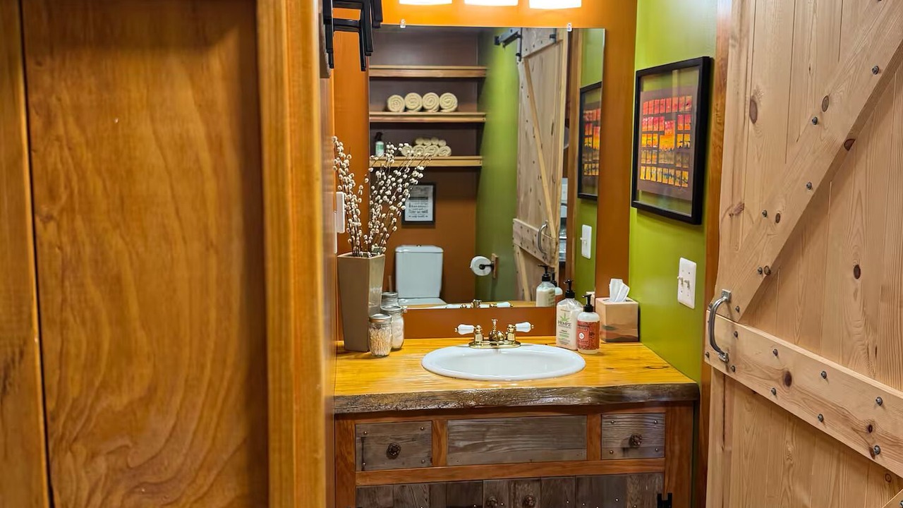 Photo of Bathroom in Palmers
