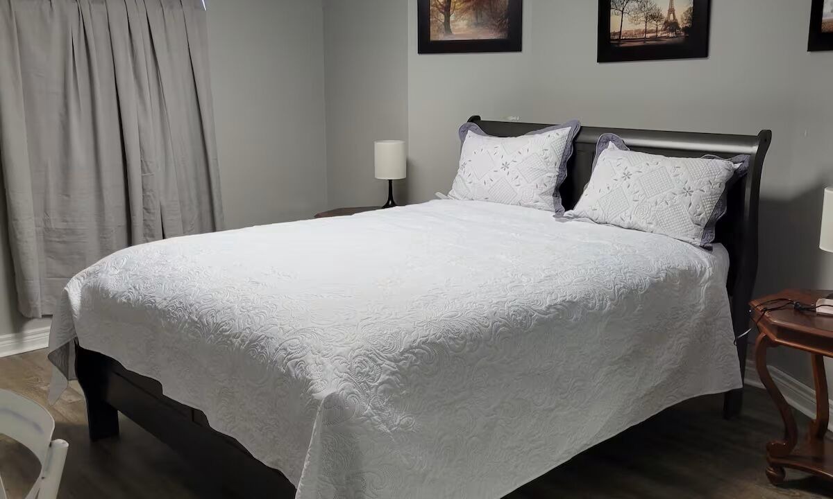 Photo of Bedroom in Grand Bend