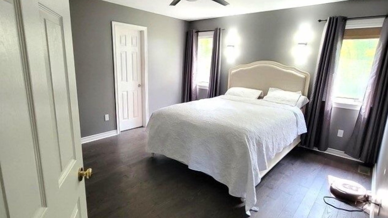Photo of Bedroom in Grand Bend