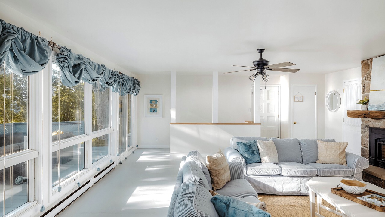 Photo of Livingroom in Roseneath