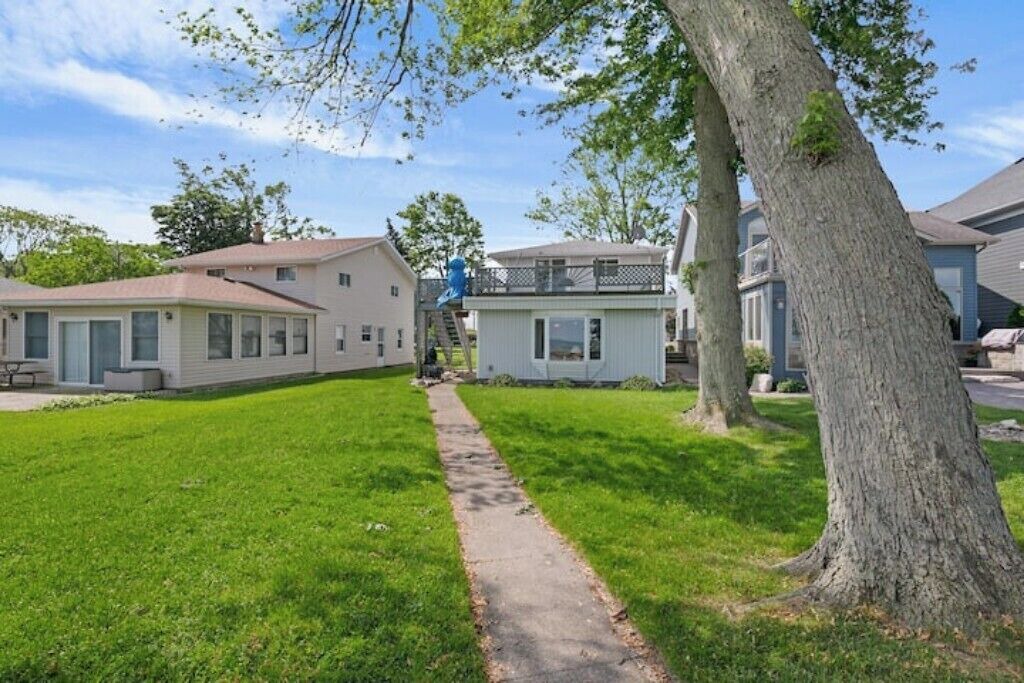 Photo of Outdoor in Lakeshore