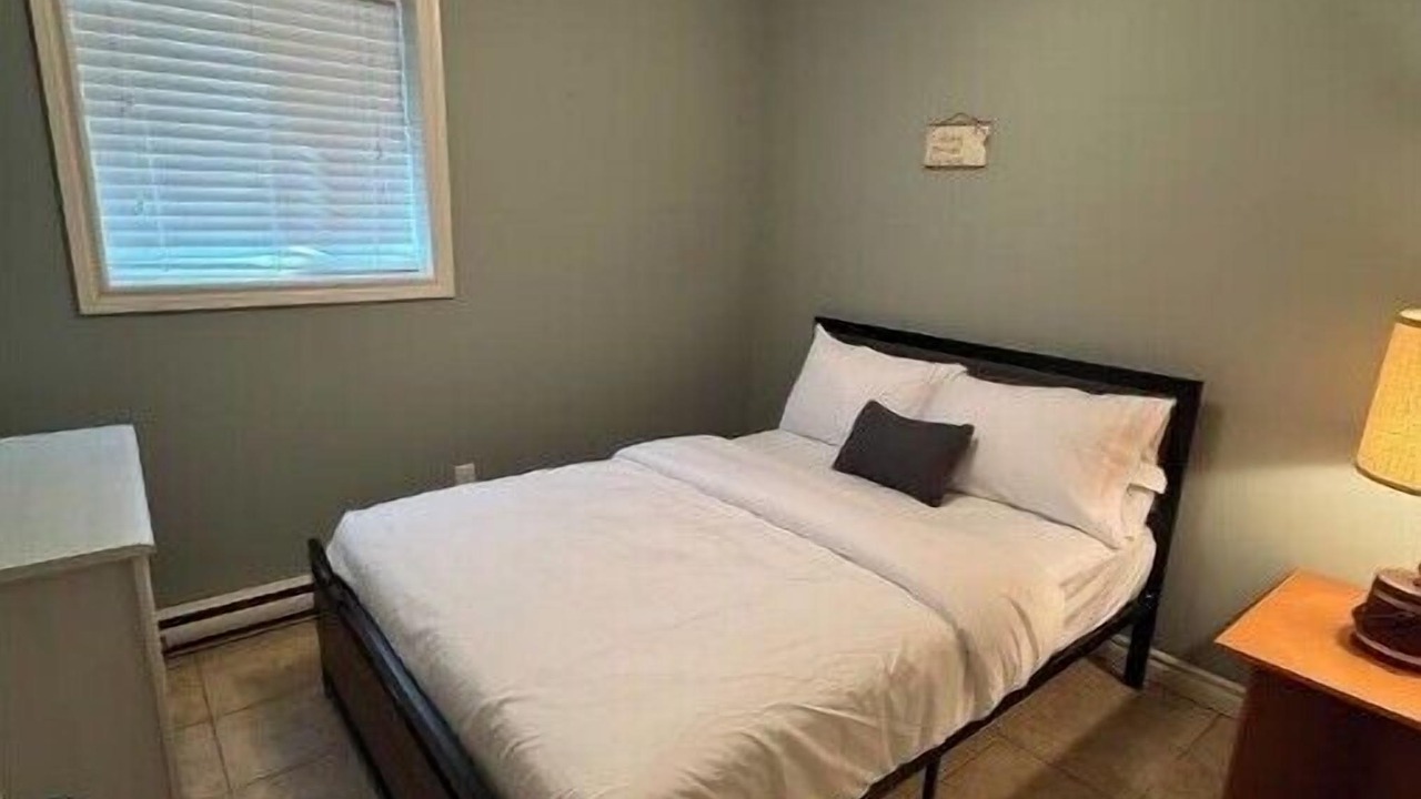 Photo of Bedroom in Lakeshore