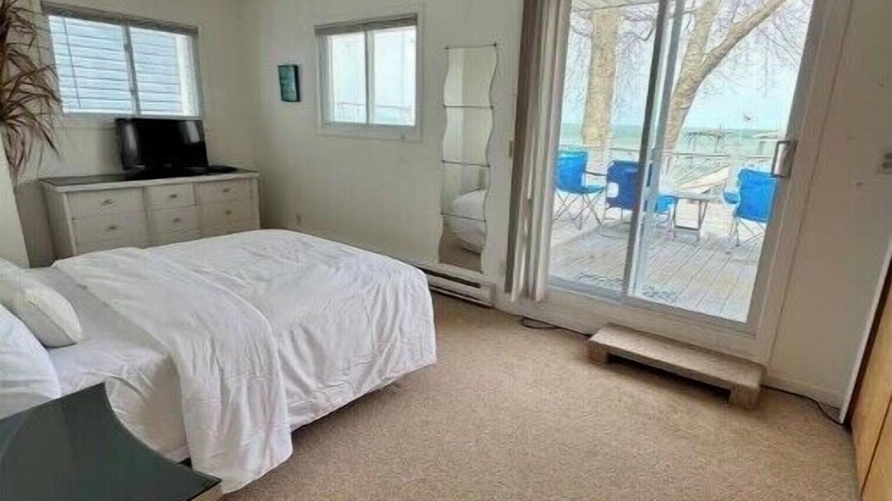 Photo of Bedroom in Lakeshore