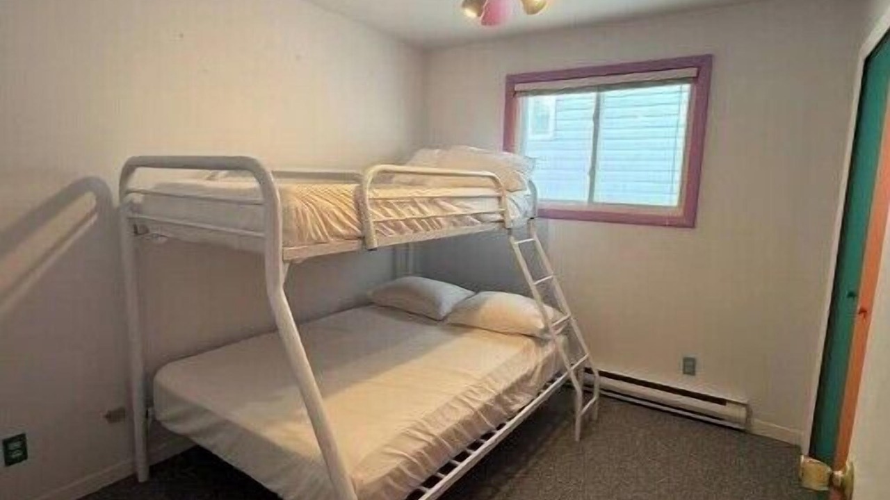 Photo of Bedroom in Lakeshore