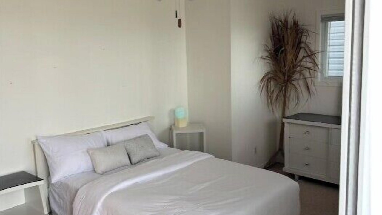Photo of Bedroom in Lakeshore