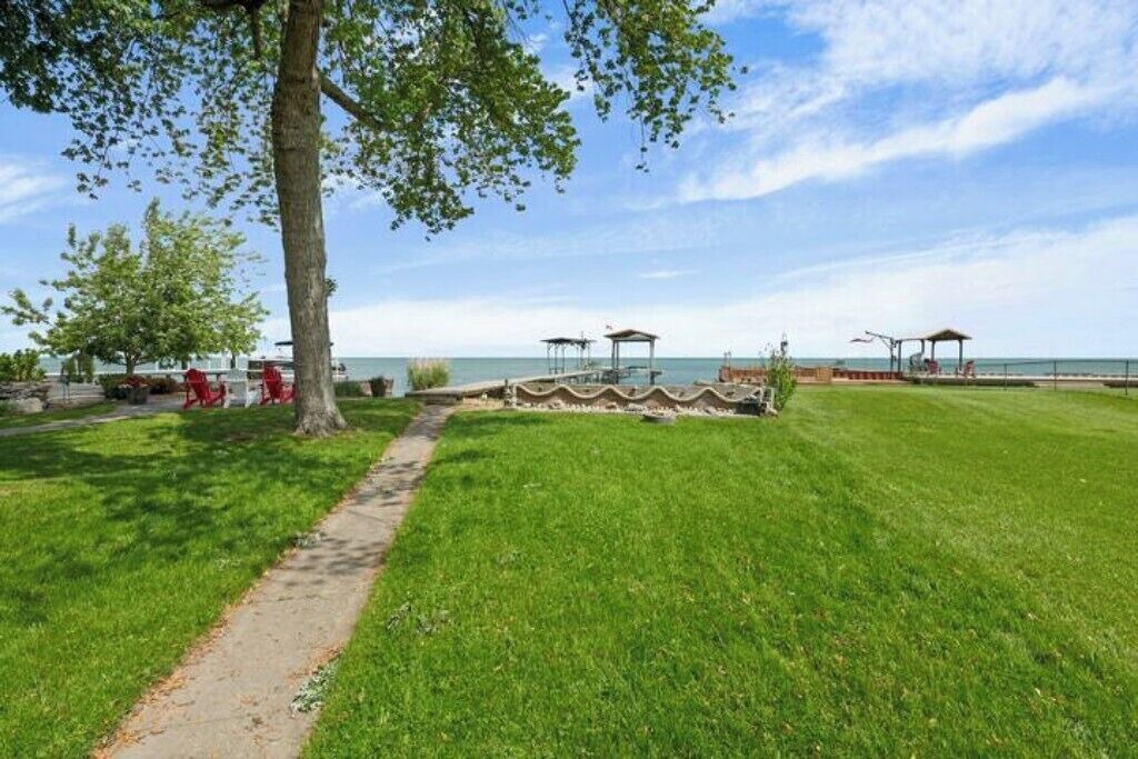 Photo of Outdoor in Lakeshore