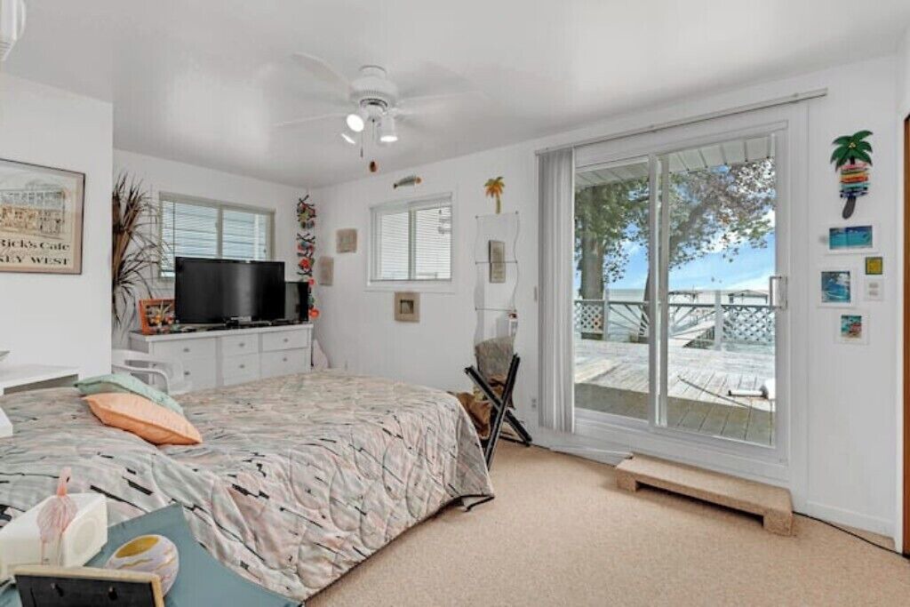 Photo of Bedroom in Lakeshore