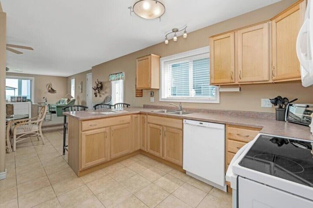 Photo of Kitchen in Lakeshore