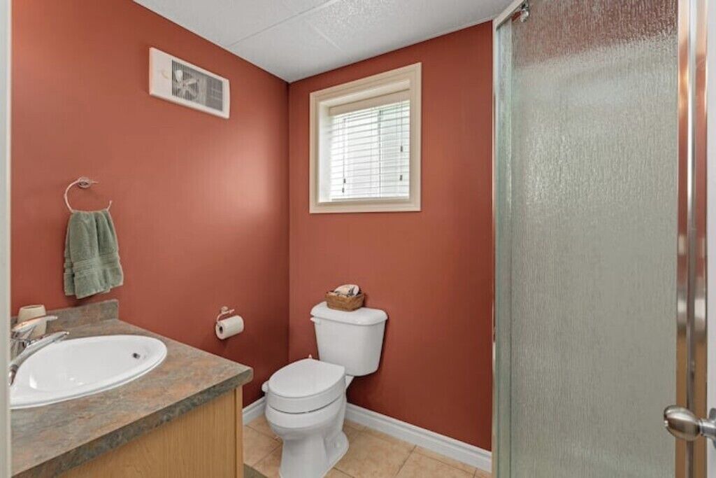 Photo of Bathroom in Lakeshore