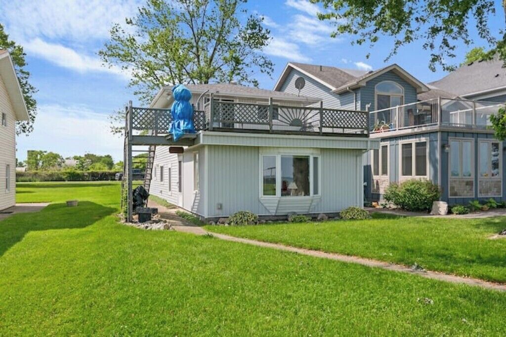 Photo of Outdoor in Lakeshore