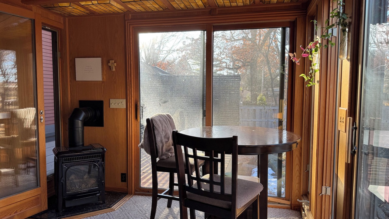 Photo of Livingroom in Arden Hills