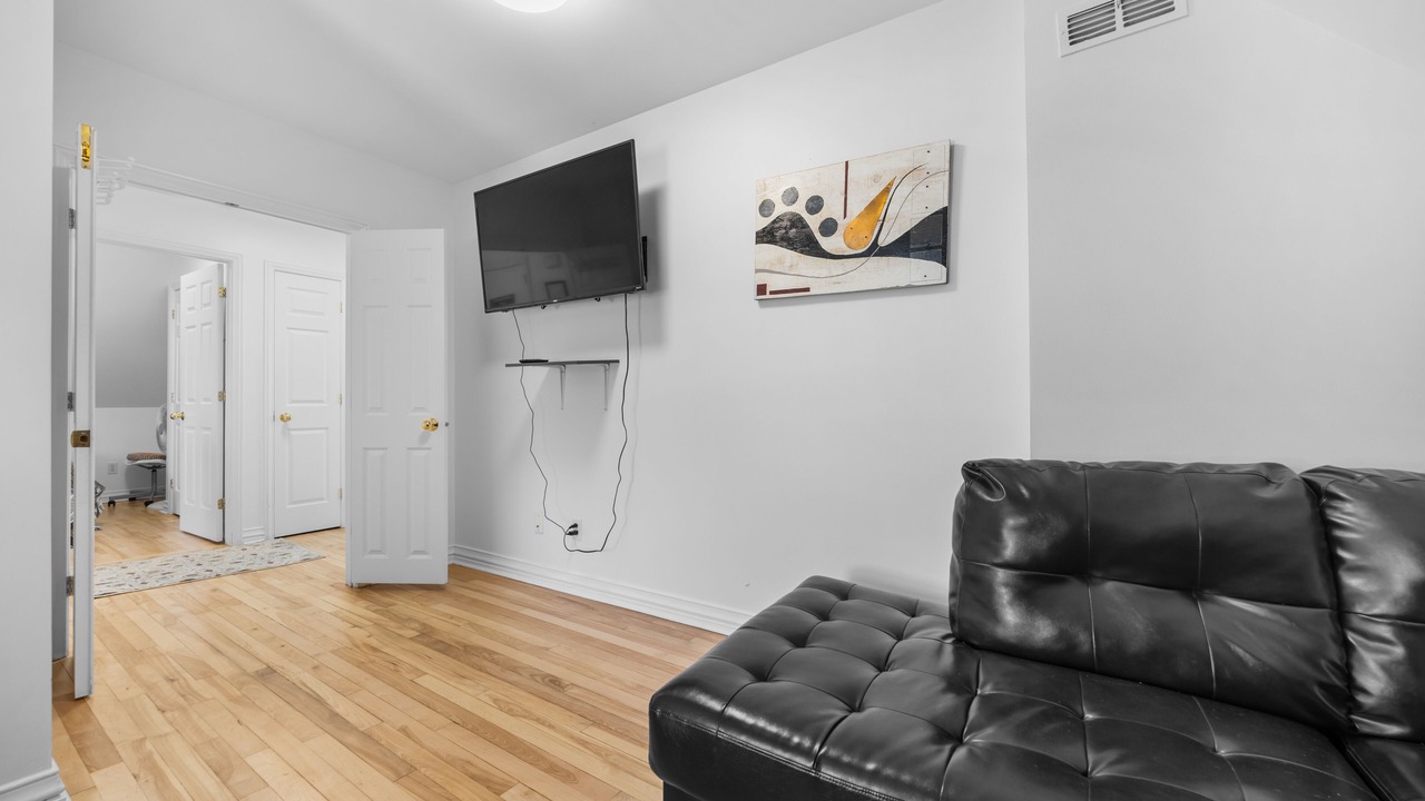 Photo of Livingroom in Old Ottawa East