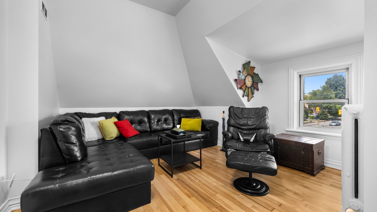 Photo of Livingroom in Old Ottawa East