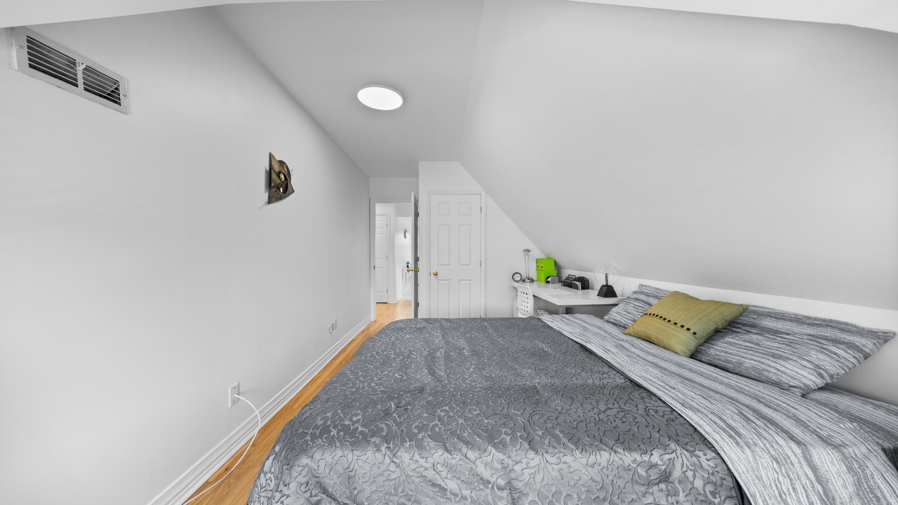 Photo of Bedroom in Old Ottawa East