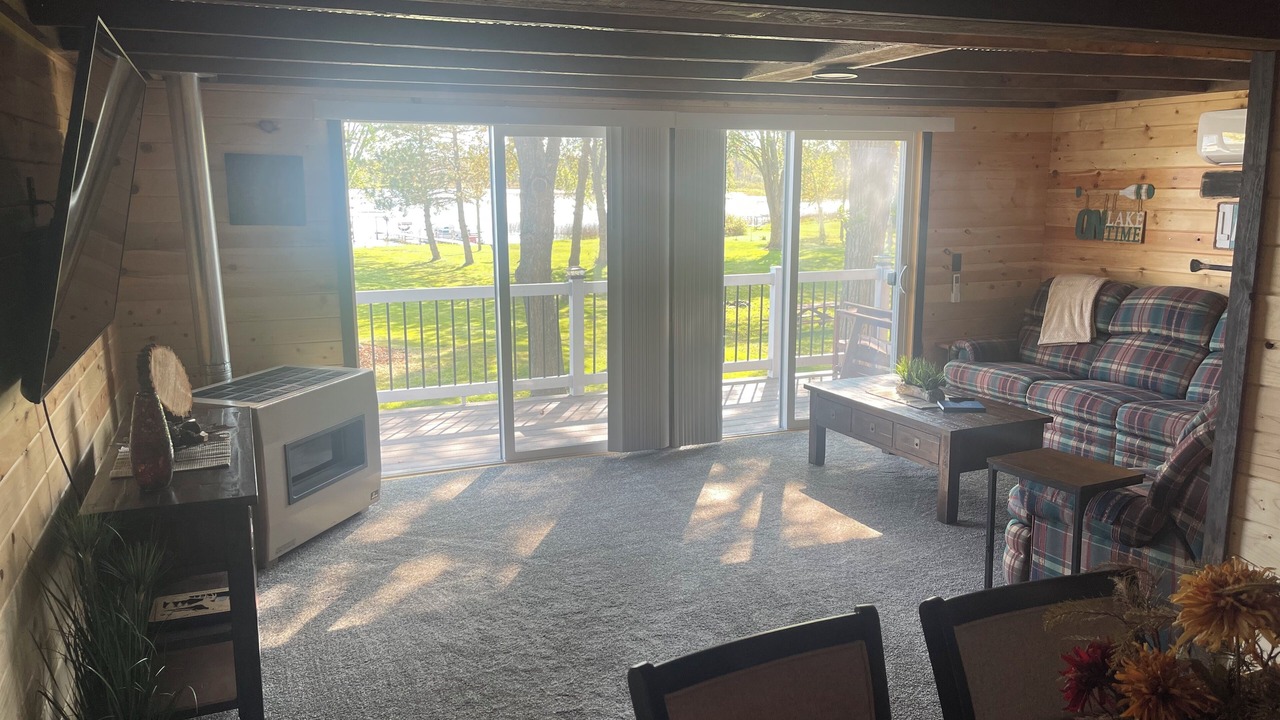 Photo of Livingroom in Backus