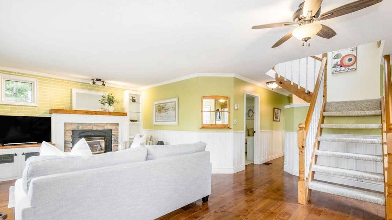 Photo of Livingroom in Tiny