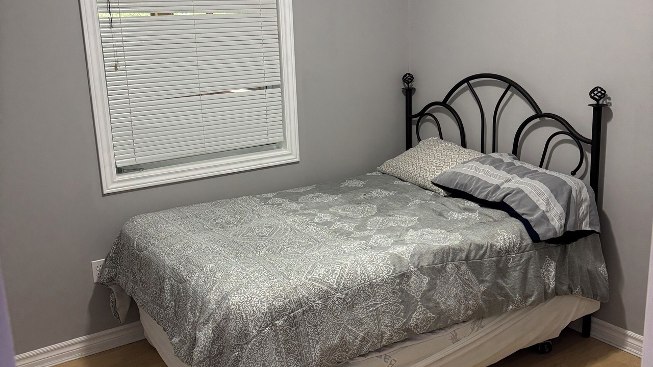 Photo of Bedroom in Port Franks