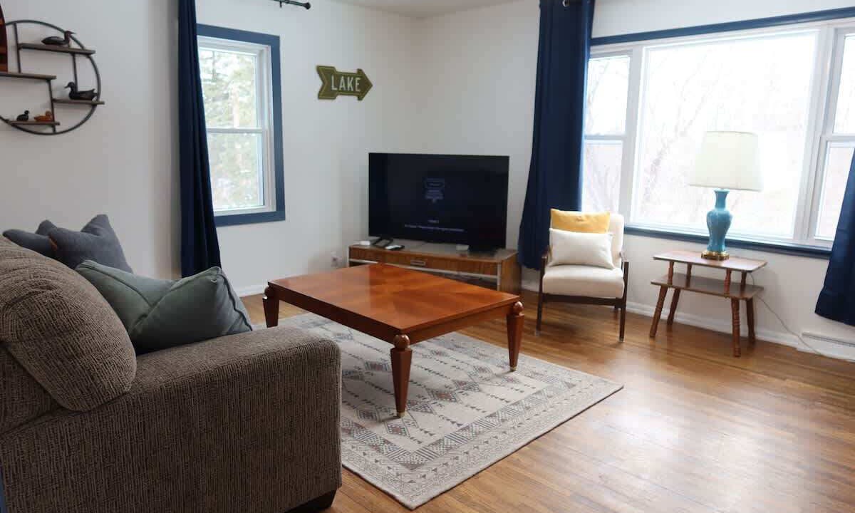 Photo of Livingroom in Silver Bay