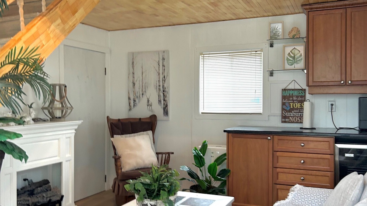 Photo of Livingroom in Plympton-Wyoming