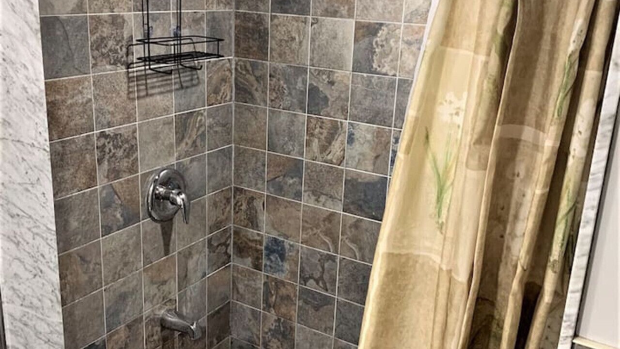 Photo of Bathroom in Hurontario