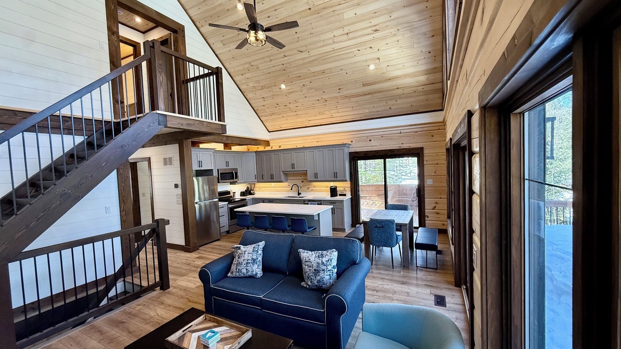 Photo of Livingroom in Bracebridge