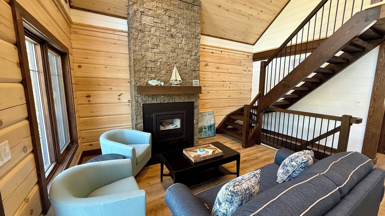 Photo of Livingroom in Bracebridge