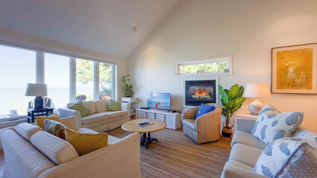 Photo of Livingroom in Central Huron