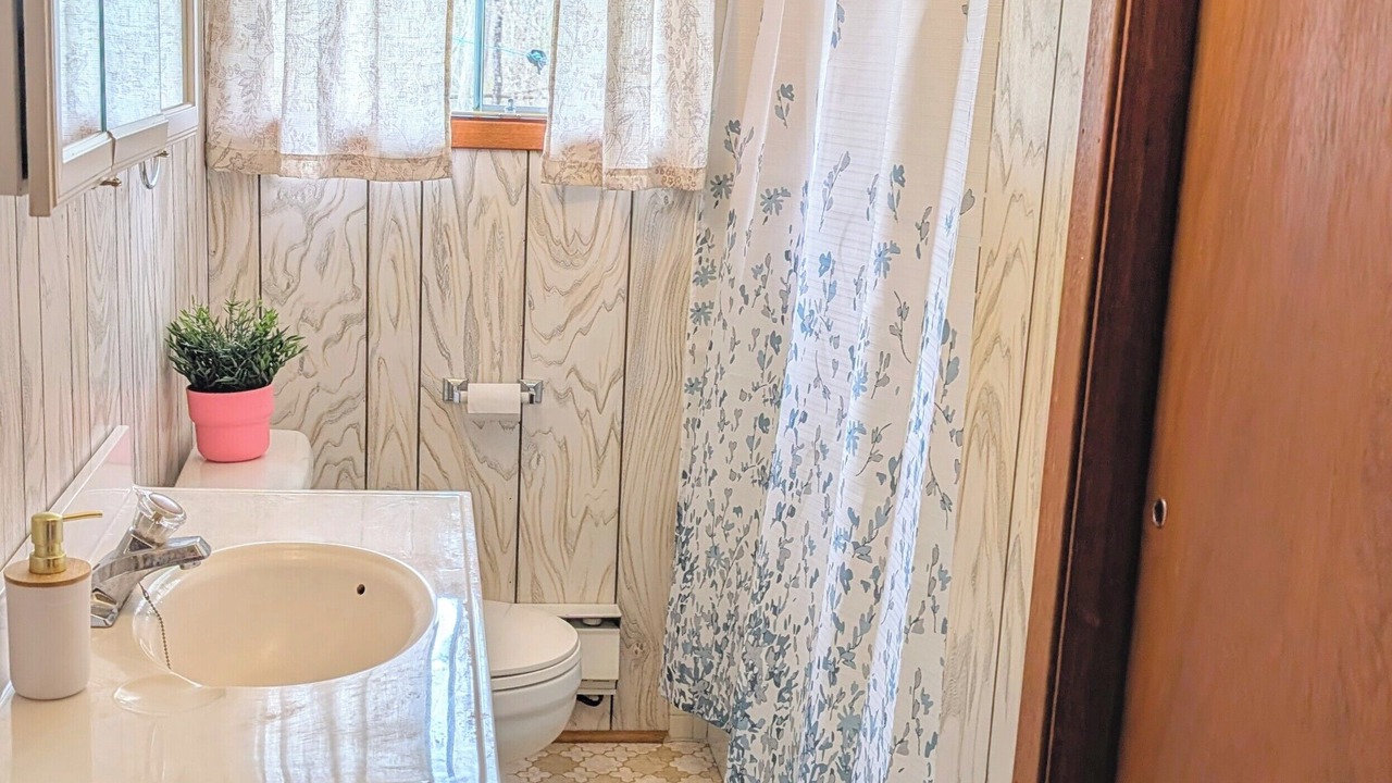 Photo of Bathroom in Douro-Dummer