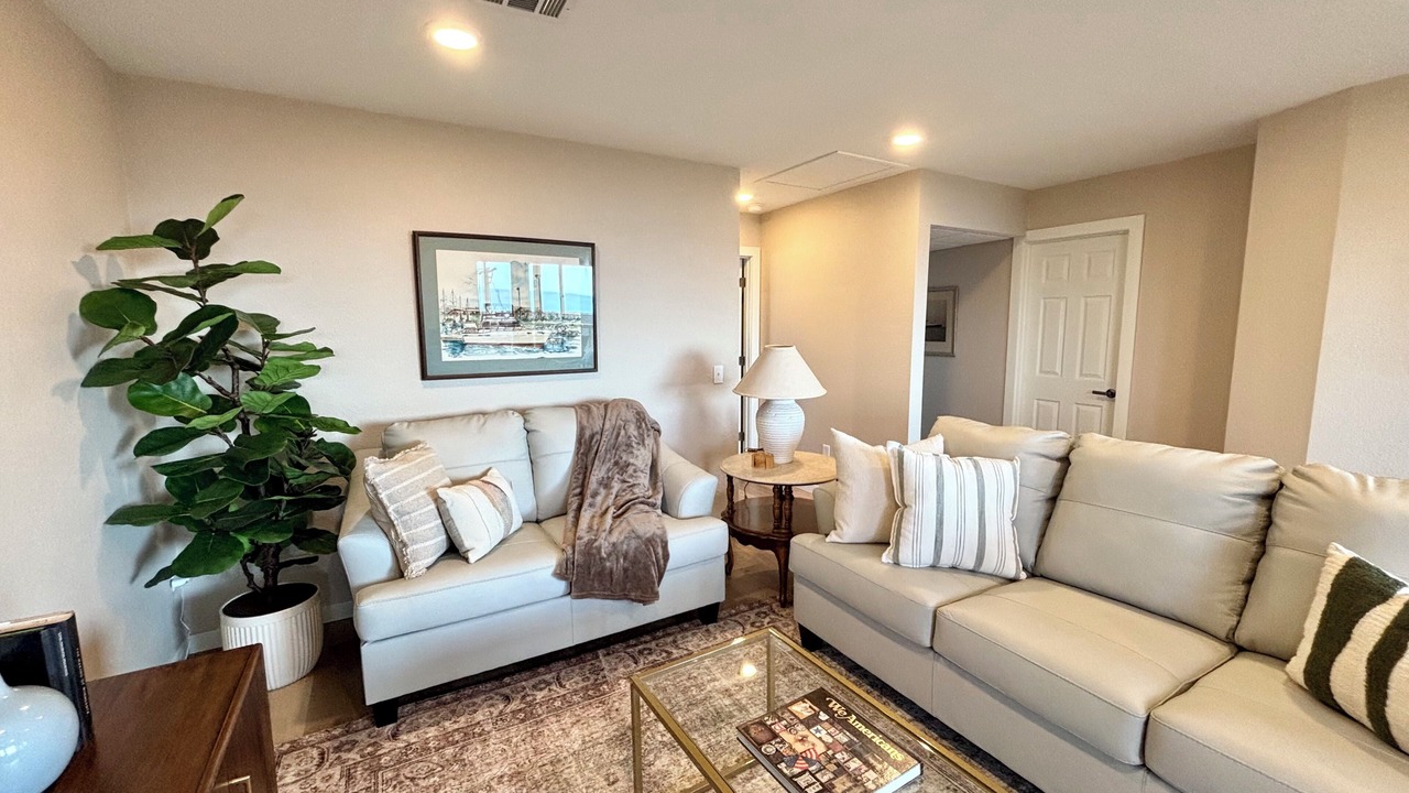 Photo of Livingroom in St. Louis County