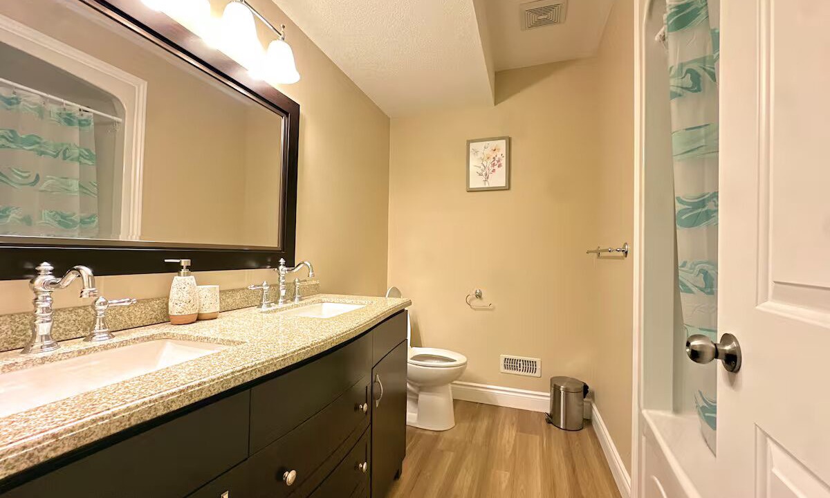 Photo of Bathroom in Grand Bend
