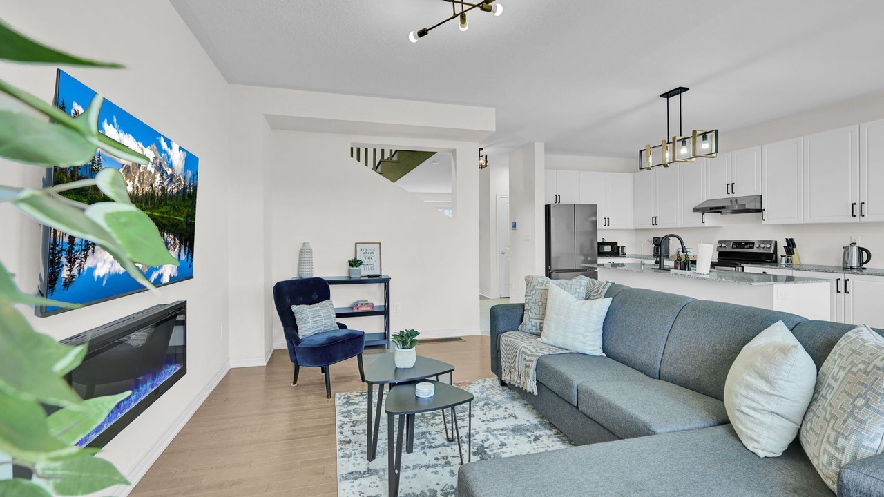 Photo of Livingroom in Pickering