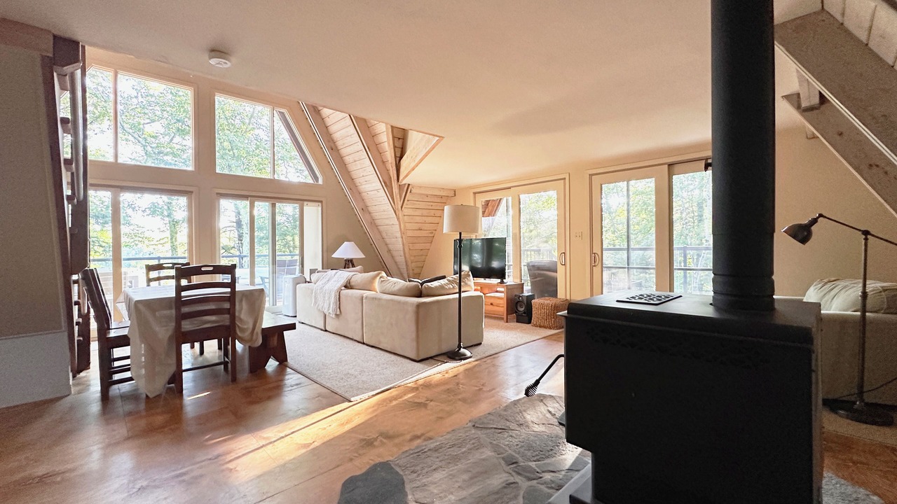 Photo of Livingroom in Georgian Bay