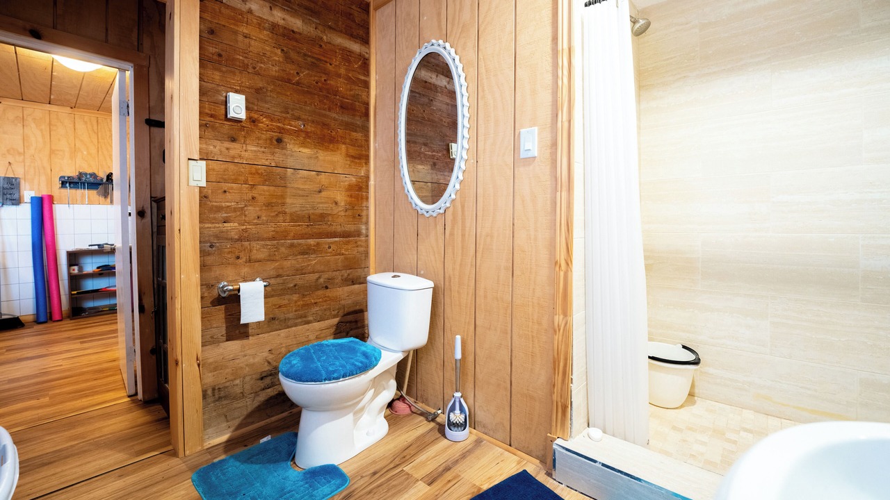 Photo of Bathroom in Long Point