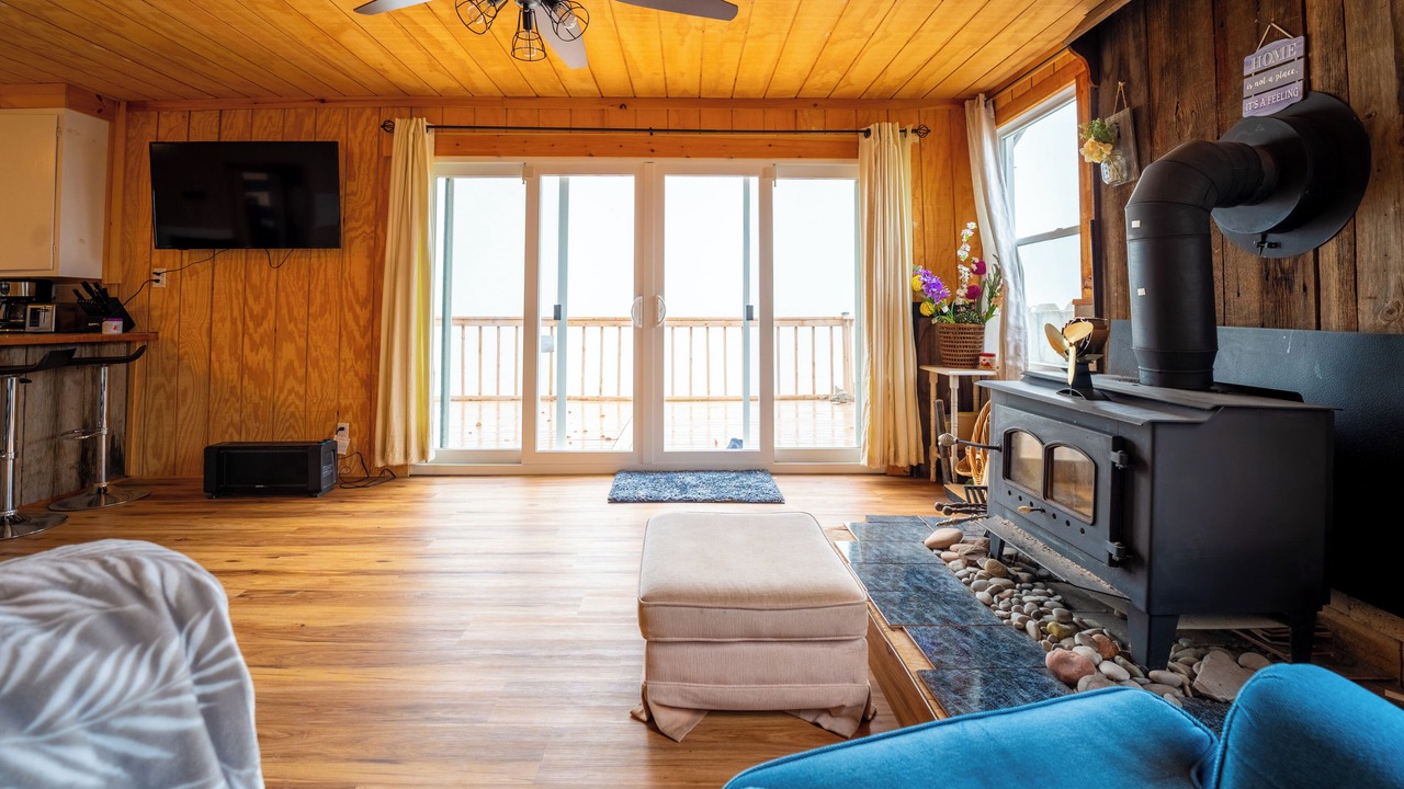 Photo of Livingroom in Long Point