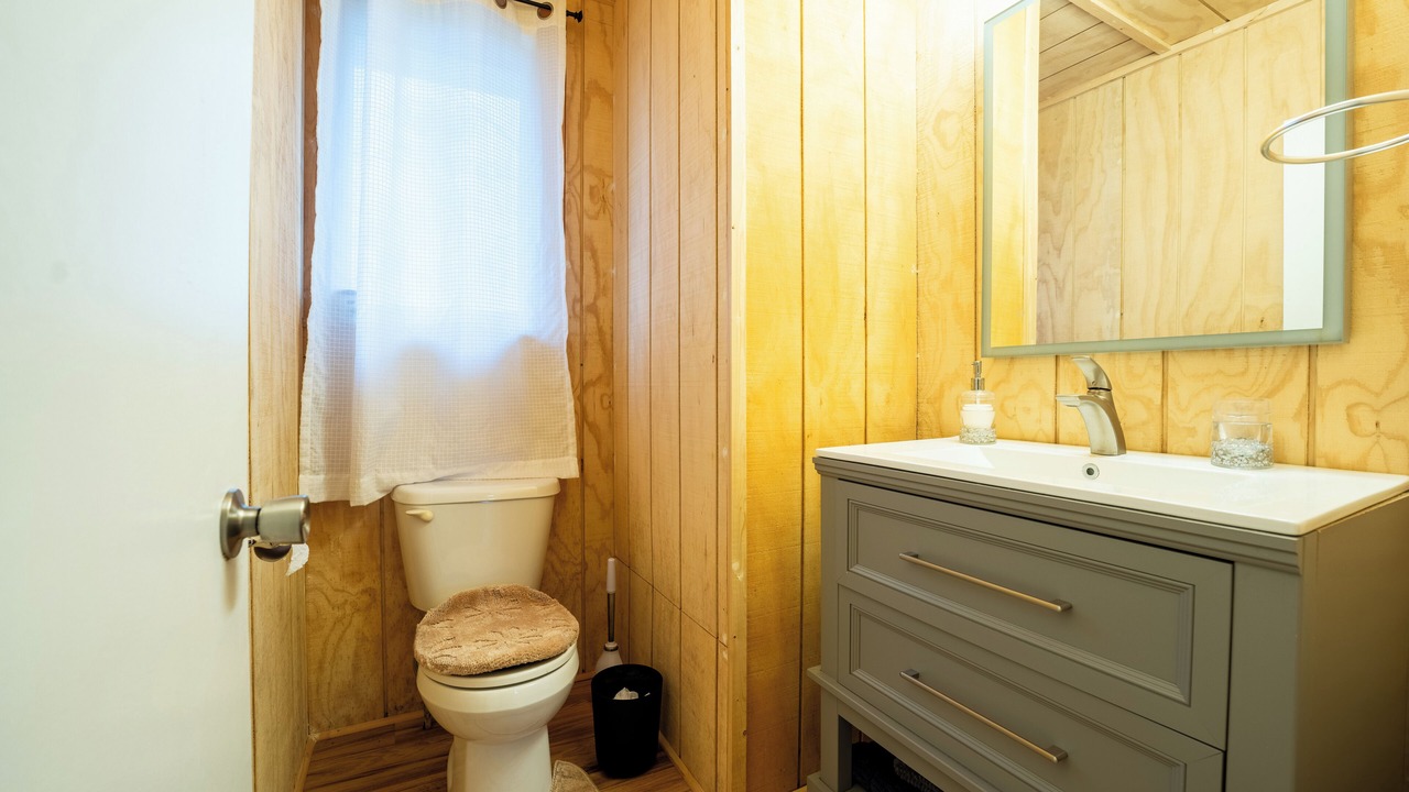 Photo of Bathroom in Long Point